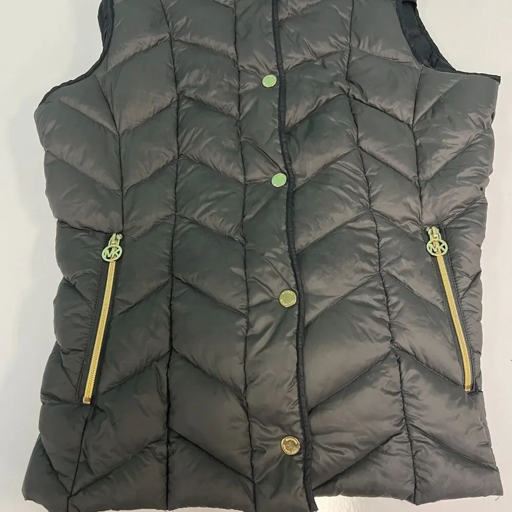 Michael Kors Women’s Medium Black Ultra Lightweight Down Puffer Vest Zip